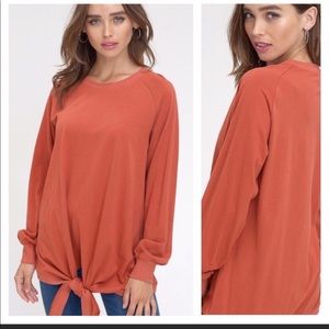 🔸Only size Large left🔸Front tied sweatshirt